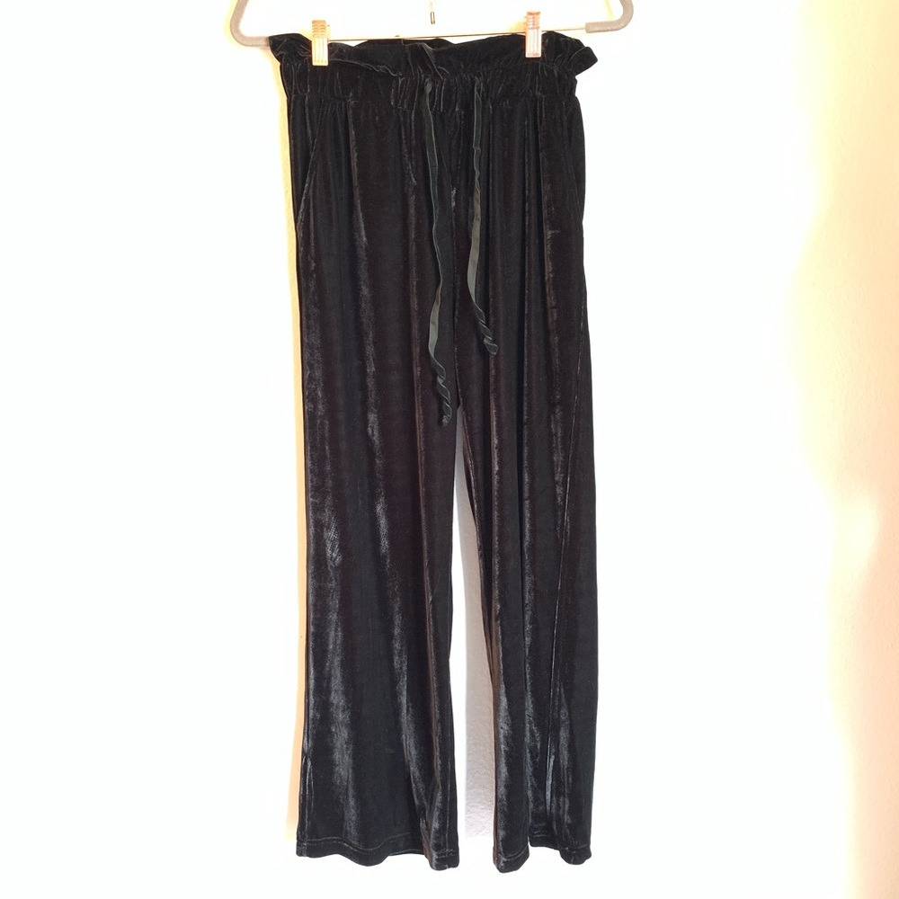 Sans Souci Women’s Black Velvet Wide Leg Pants Small